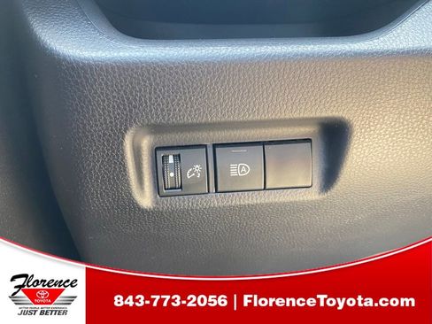 Used 2025 Toyota RAV4 XLE FWD image 25