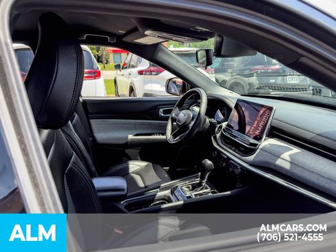 Used 2024 Jeep Compass Latitude AWD/4WD image 18