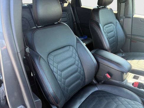 Used 2024 Ford Escape ST-Line Elite w/ Premium Technology Package AWD/4WD image 27