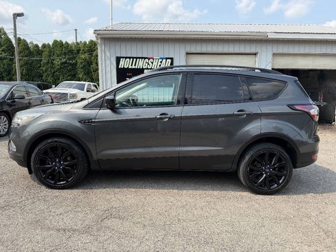 Used 2017 Ford Escape SE w/ SE Sport Appearance Package FWD image 8