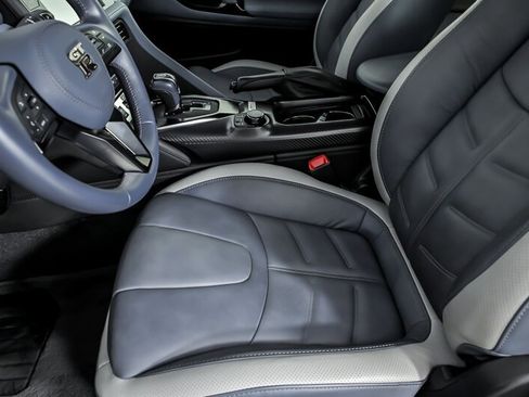 Used 2020 Nissan GT-R Premium AWD/4WD image 22