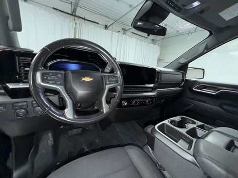 Used 2022 Chevrolet Silverado 1500 LT image 13