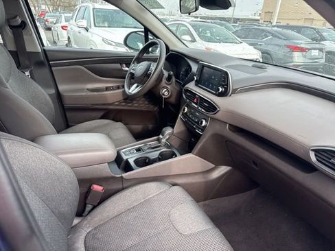 Used 2019 Hyundai Santa Fe SE image 9