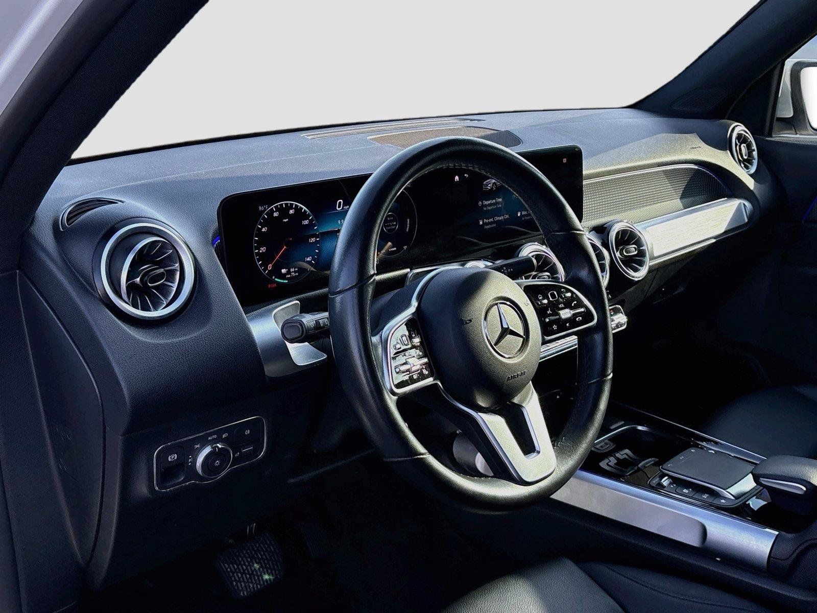 Used 2022 Mercedes-Benz EQB 300 4MATIC w/ Exclusive Package image 9
