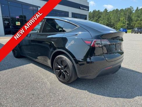 Used 2025 Tesla Model Y Long Range AWD/4WD image 1