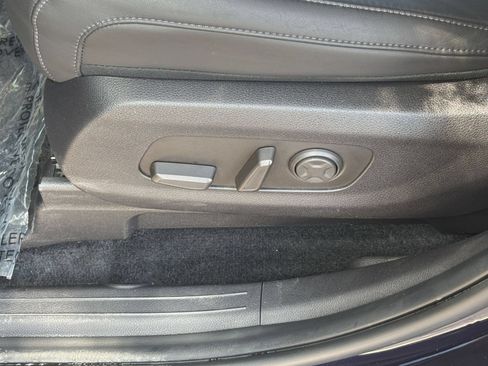 Used 2026 Kia Carnival FWD image 23