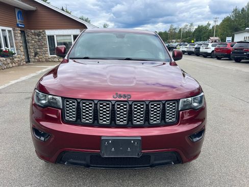Used 2020 Jeep Grand Cherokee Altitude AWD/4WD image 2
