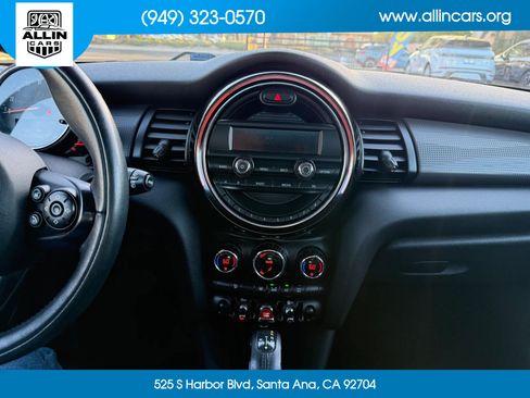 Used 2016 MINI Cooper 4-Door Hardtop FWD image 11