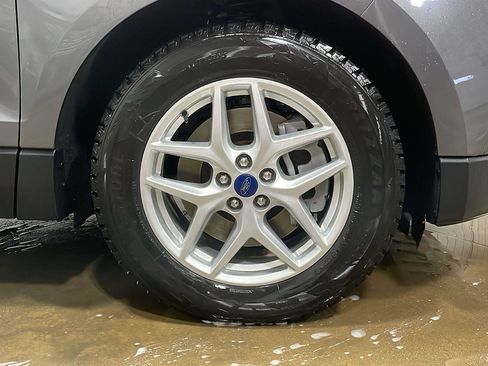 Certified 2022 Ford Edge SEL w/ Convenience Package image 4