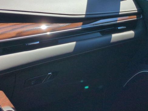 Certified 2022 Cadillac Escalade ESV Sport Platinum w/ Heavy-Duty Trailer Package AWD/4WD image 25