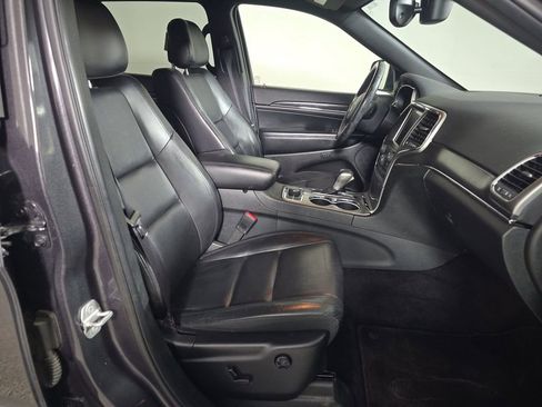 Used 2018 Jeep Grand Cherokee Limited w/ Trailer Tow Group IV image 6