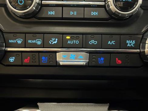 Used 2024 Ford F250 Lariat w/ Lariat Ultimate Package AWD/4WD image 33