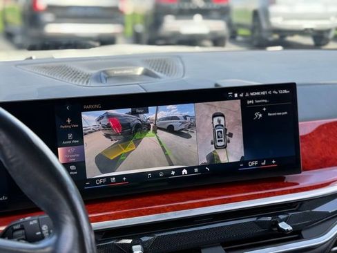 Used 2024 BMW ALPINA XB7 AWD/4WD image 4