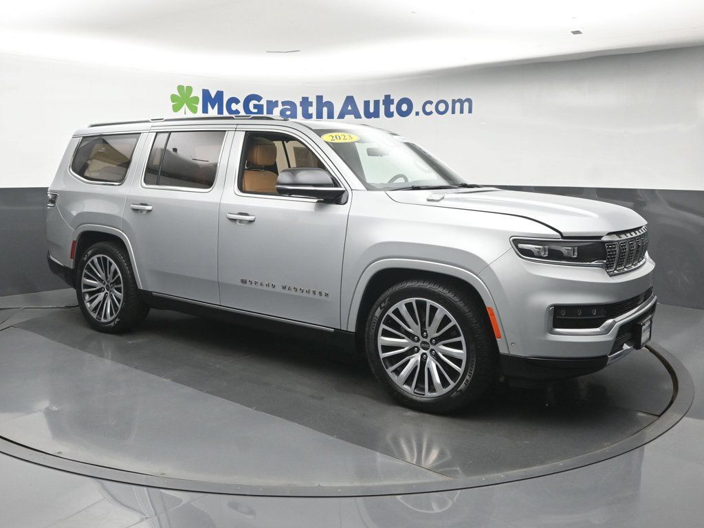 Used 2023 Jeep Grand Wagoneer Series III AWD/4WD image 2