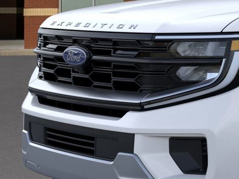 New 2025 Ford Expedition Max Platinum image 17