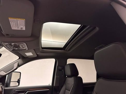 New 2026 GMC Sierra 2500 Denali w/ Denali Reserve Package image 9