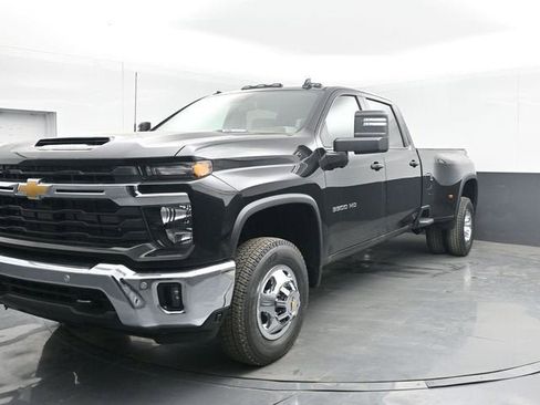 New 2026 Chevrolet Silverado 3500 LT w/ Safety Package AWD/4WD image 10