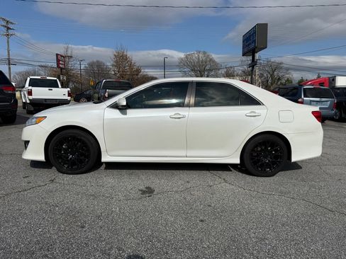 Used 2014 Toyota Camry SE image 4
