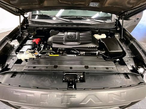 Used 2023 Nissan Titan PRO-4X image 9