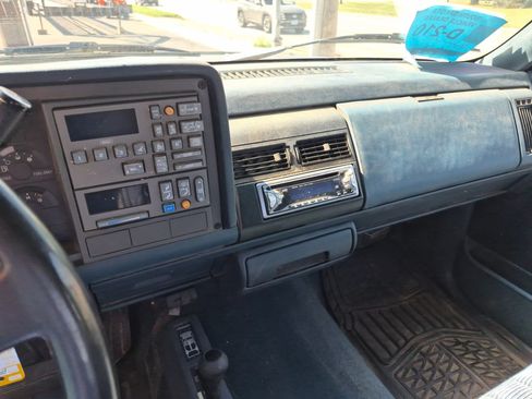 Used 1990 Chevrolet Silverado 2500 4x4 Extended Cab image 8