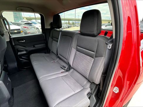 Used 2024 Nissan Frontier SV RWD image 19