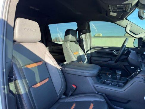 Used 2024 GMC Sierra 1500 AT4 w/ Technology Package image 27