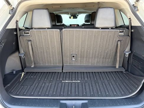 Used 2021 Toyota Highlander XLE w/ Protection Package #3 (TMS) AWD/4WD image 18