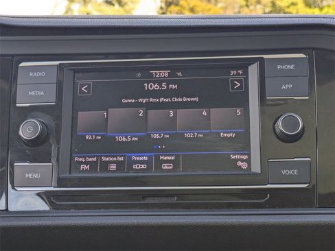 Certified 2024 Volkswagen Jetta SE image 17