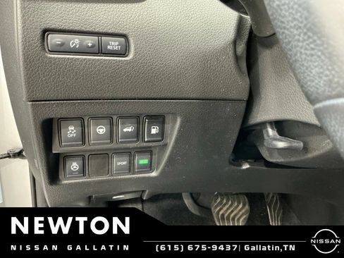 Used 2019 Nissan Rogue SV w/ Sun & Sound Touring Package FWD image 33