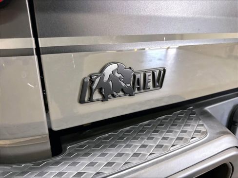Used 2021 Jeep Gladiator Sport AWD/4WD image 11