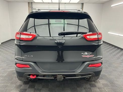 Used 2016 Jeep Cherokee Trailhawk w/ Cold Weather Group image 16
