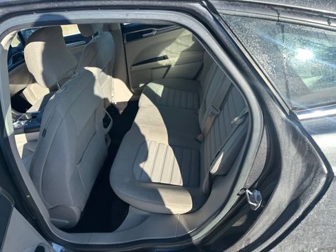 Certified 2017 Ford Fusion SE image 16