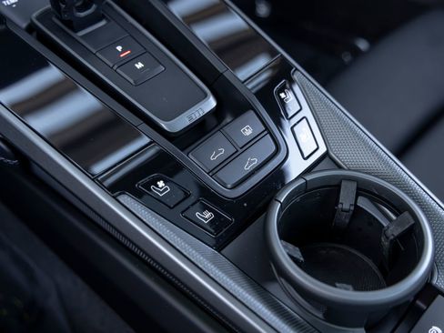 Certified 2022 Porsche 911 Carrera RWD image 41