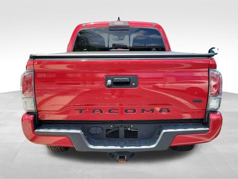 Used 2020 Toyota Tacoma TRD Off-Road AWD/4WD image 7