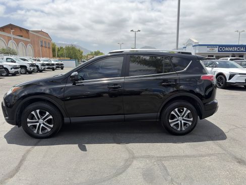Used 2017 Toyota RAV4 LE w/ Carpet Mat Package AWD/4WD image 5