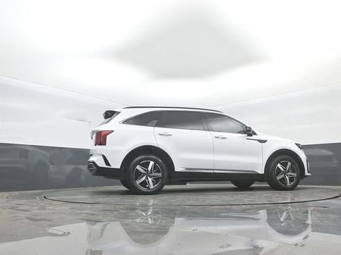 Used 2022 Kia Sorento S w/ Panoramic Sunroof Package FWD image 39