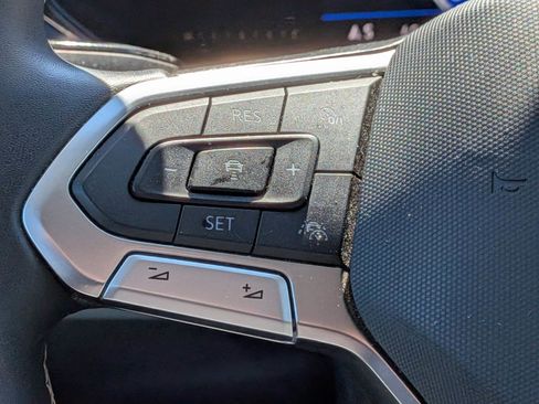 Used 2023 Volkswagen Taos SE image 18