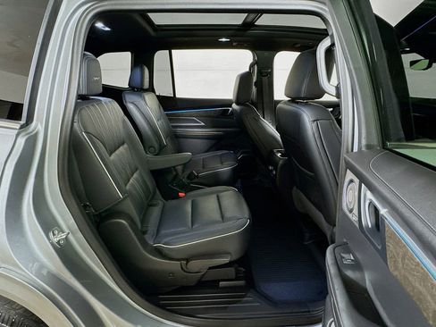 Certified 2025 Buick Enclave Avenir w/ Super Cruise Package AWD/4WD image 28