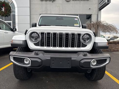 New 2026 Jeep Wrangler Unlimited Sahara AWD/4WD image 8