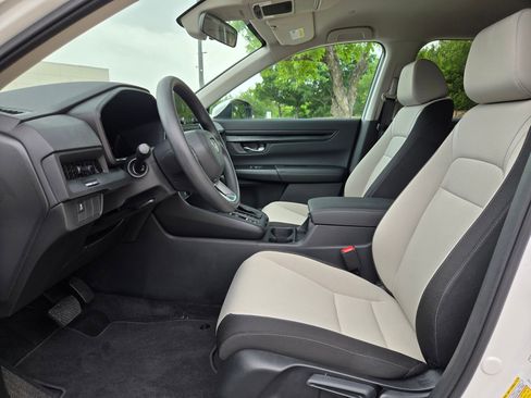 Certified 2025 Honda CR-V LX image 9