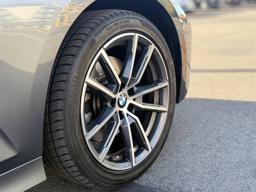 Used 2021 BMW 330i xDrive Sedan AWD/4WD image 9