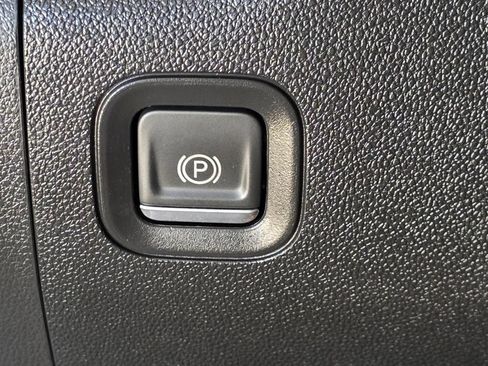 Used 2020 GMC Sierra 1500 SLT w/ SLT Premium Plus Package AWD/4WD image 19