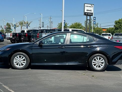 Used 2025 Toyota Camry LE FWD image 8