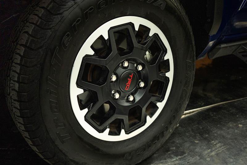 Used 2024 Toyota Tacoma TRD Off-Road w/ TRD Off Road Upgrade Package AWD/4WD image 3