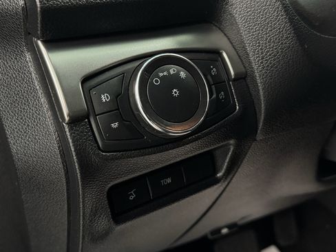 Used 2019 Ford Explorer XLT w/ Equipment Group 201A AWD/4WD image 16