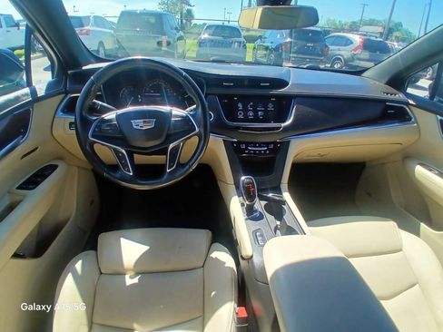 Used 2017 Cadillac XT5 Luxury w/ Driver Awareness Package AWD/4WD image 25
