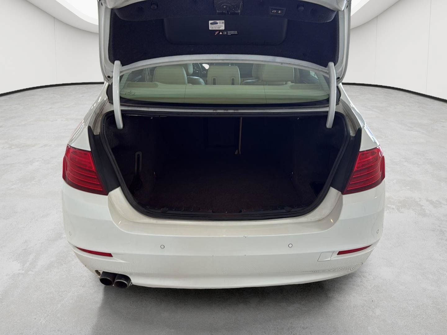 Used 2015 BMW 528i xDrive Sedan AWD/4WD image 10