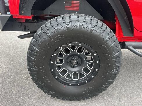 Used 2015 Jeep Wrangler Unlimited Sahara AWD/4WD image 13