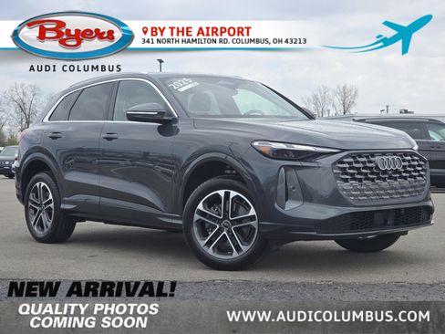 Certified 2025 Audi Q5 Premium w/ Convenience Package image 1