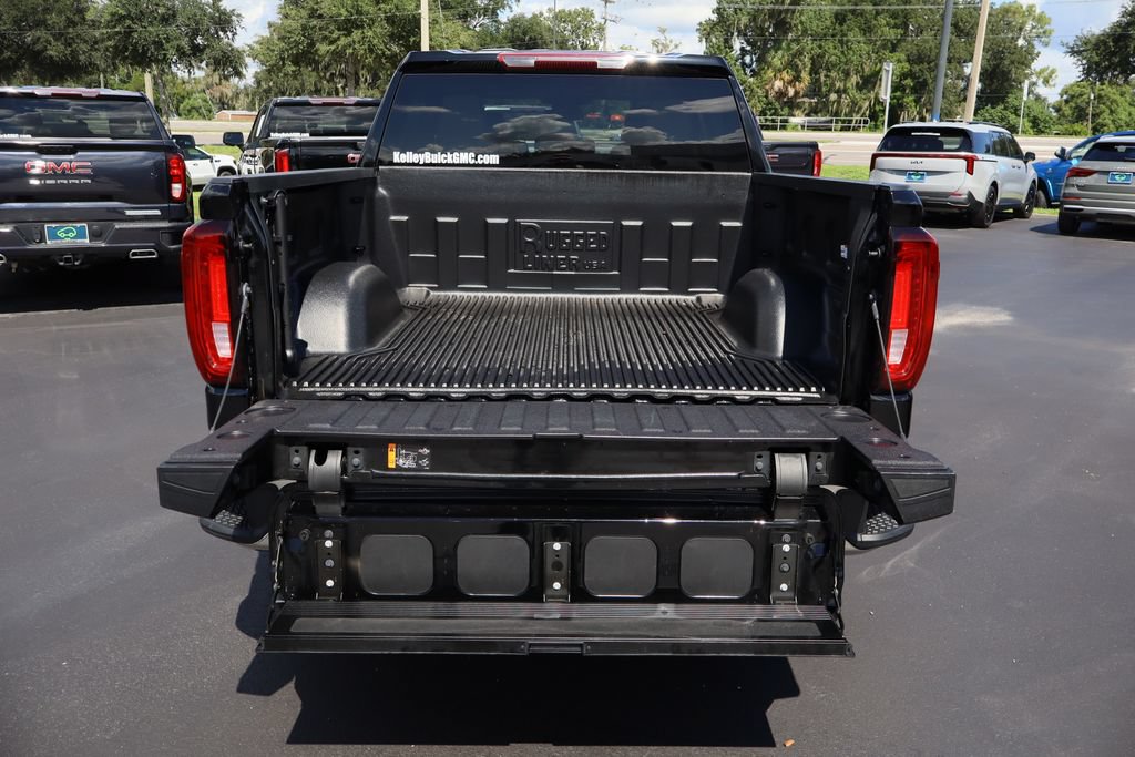 Certified 2025 GMC Sierra 1500 SLT RWD image 24